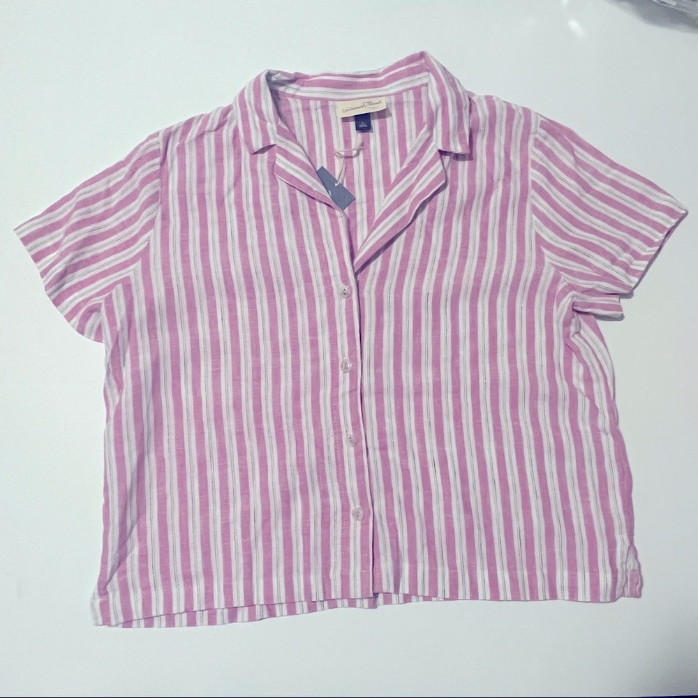 Universal Thread Women’s pink/white stripe shirt button up Size S NWT